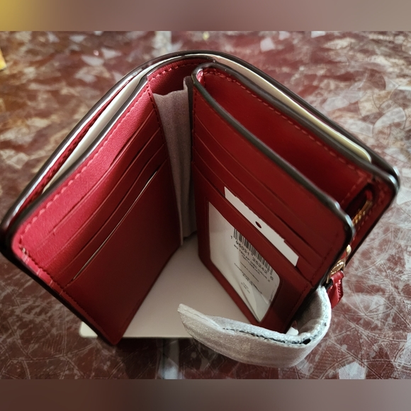 Coach Corner Zip Wallet - Picture 6 of 7